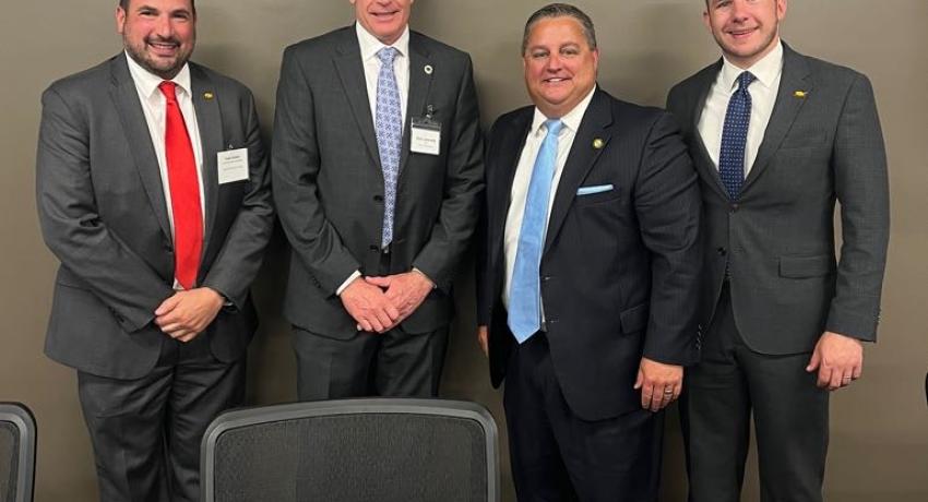 Ohio co-op leaders meeting with their legislators at the Ohio Statehouse