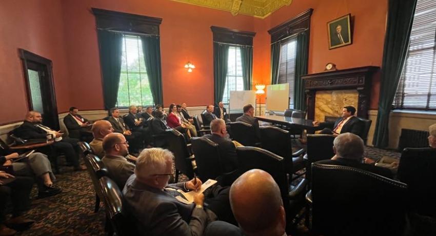 Ohio co-op leaders meeting with their legislators at the Ohio Statehouse